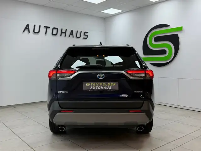 Toyota Rav4 view 6