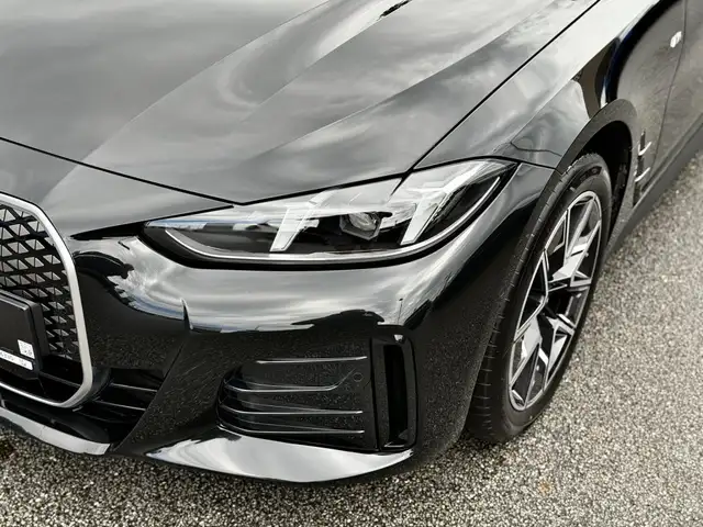 BMW I4 view 4