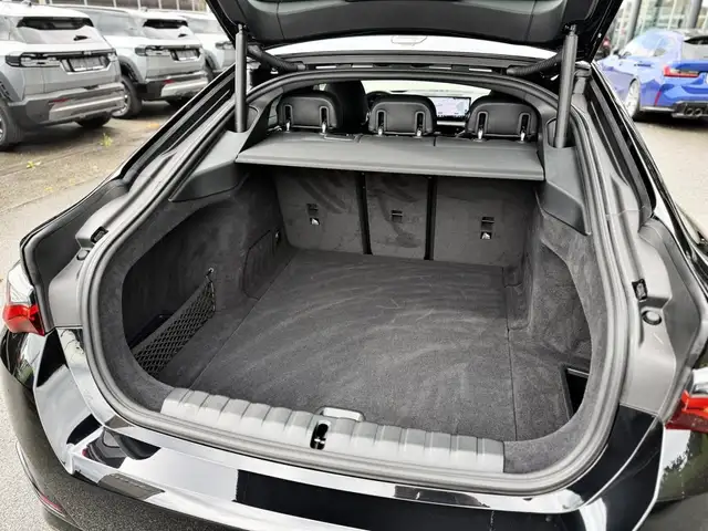 BMW I4 view 8