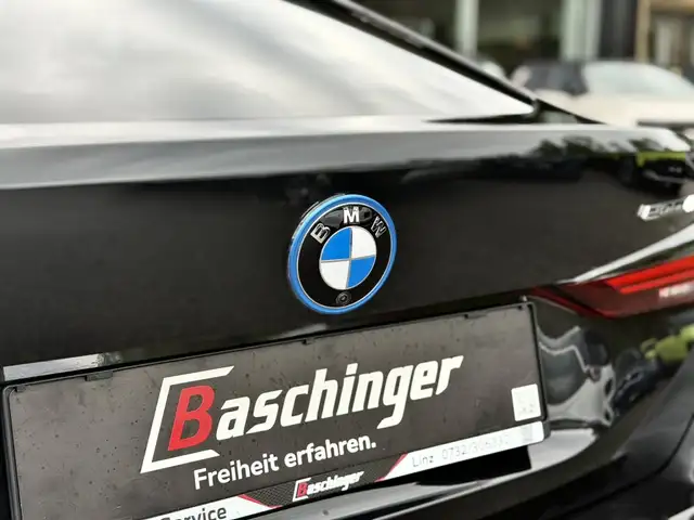 BMW I4 view 10