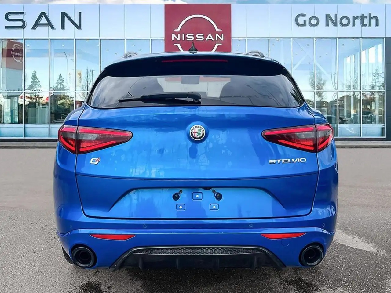 Alfa Romeo Stelvio снимка Alfa Romeo Stelvio