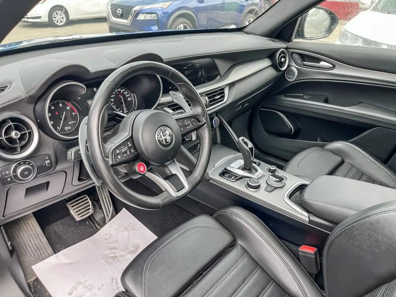 Alfa Romeo Stelvio снимка Alfa Romeo Stelvio