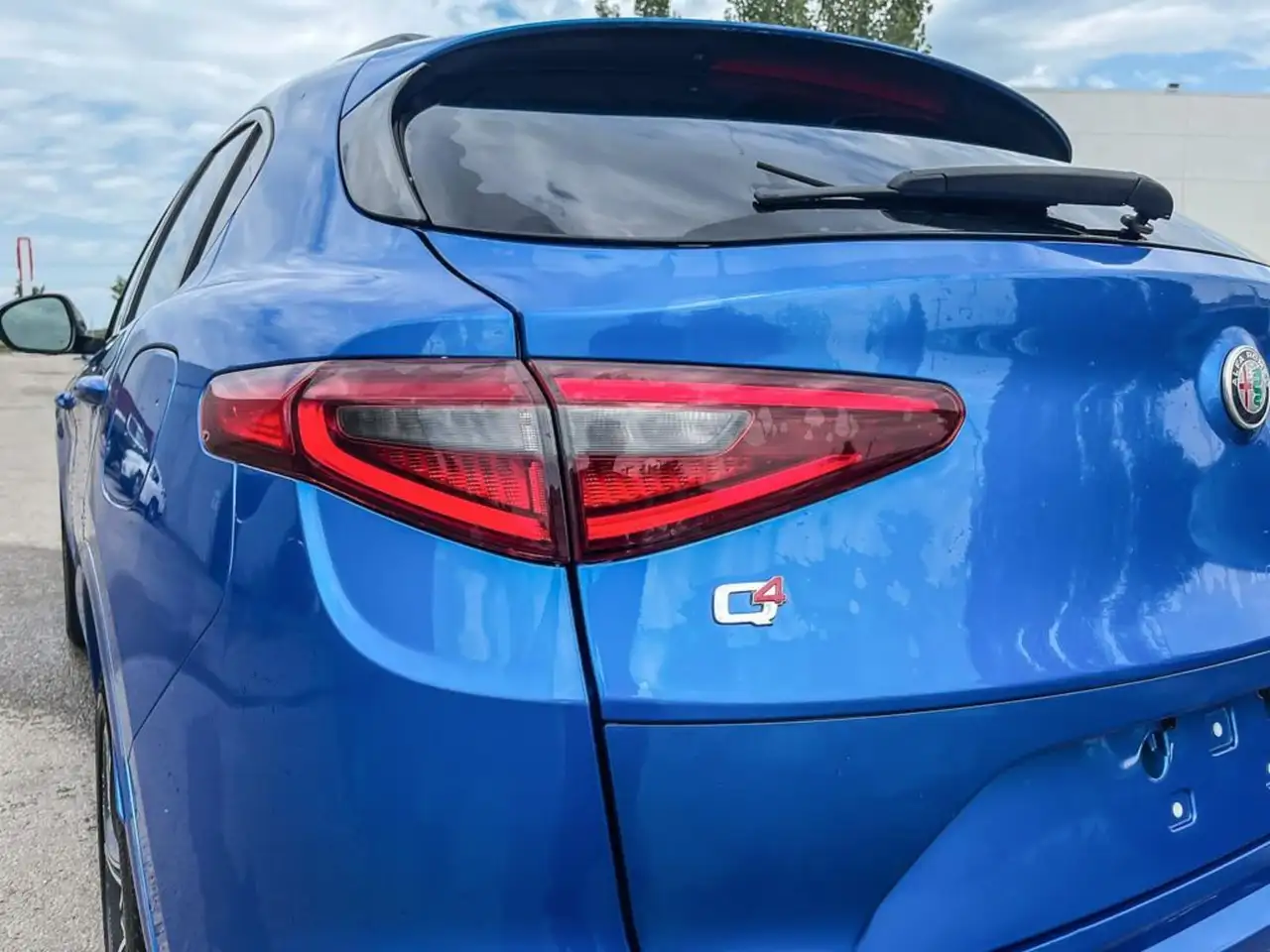 Alfa Romeo Stelvio снимка Alfa Romeo Stelvio