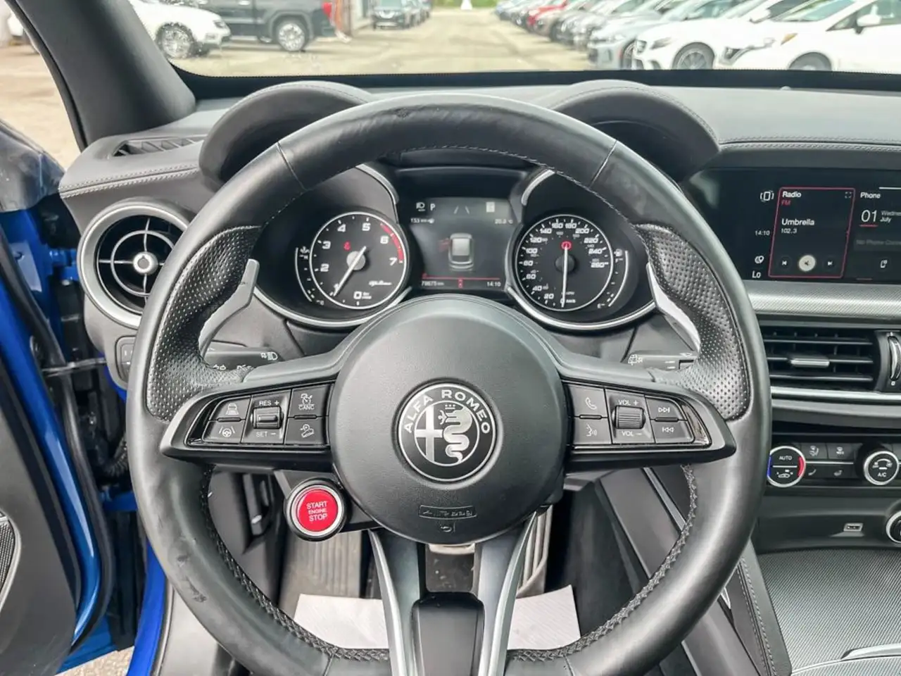 Alfa Romeo Stelvio снимка Alfa Romeo Stelvio