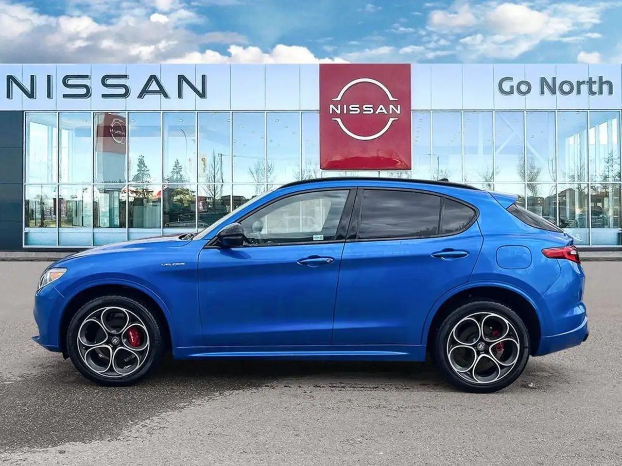 Alfa Romeo Stelvio снимка Alfa Romeo Stelvio