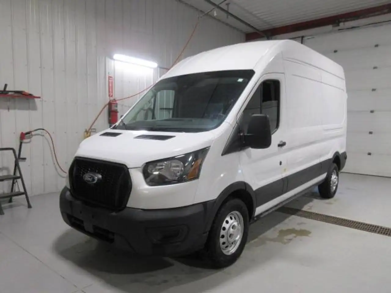 Ford Transit Cargo Van снимка Ford Transit Cargo Van