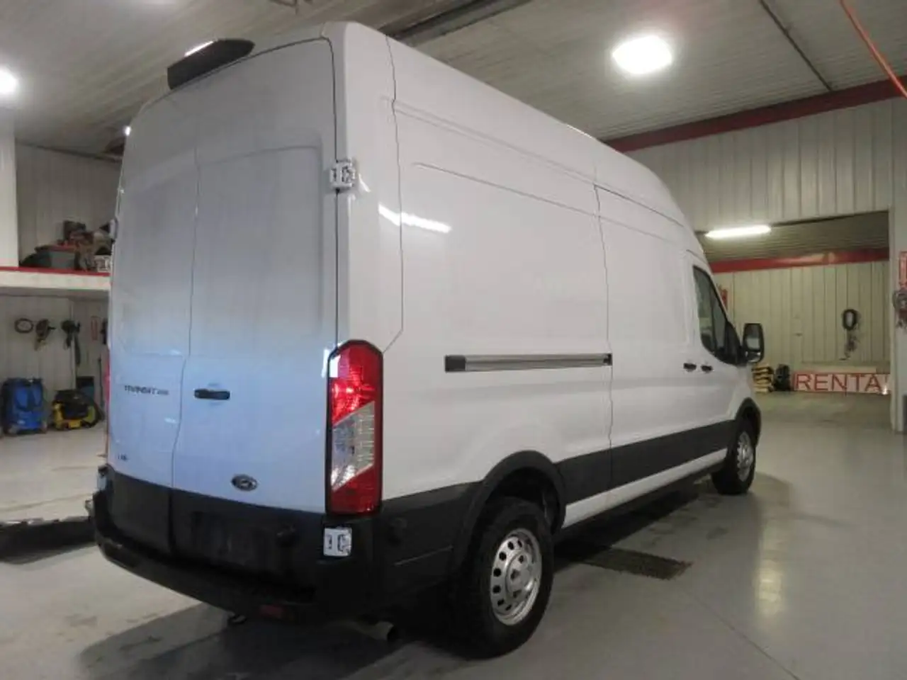 Ford Transit Cargo Van снимка Ford Transit Cargo Van
