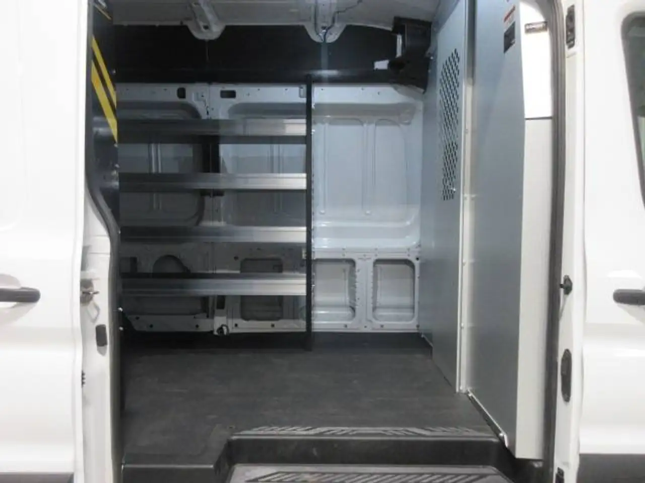 Ford Transit Cargo Van снимка Ford Transit Cargo Van