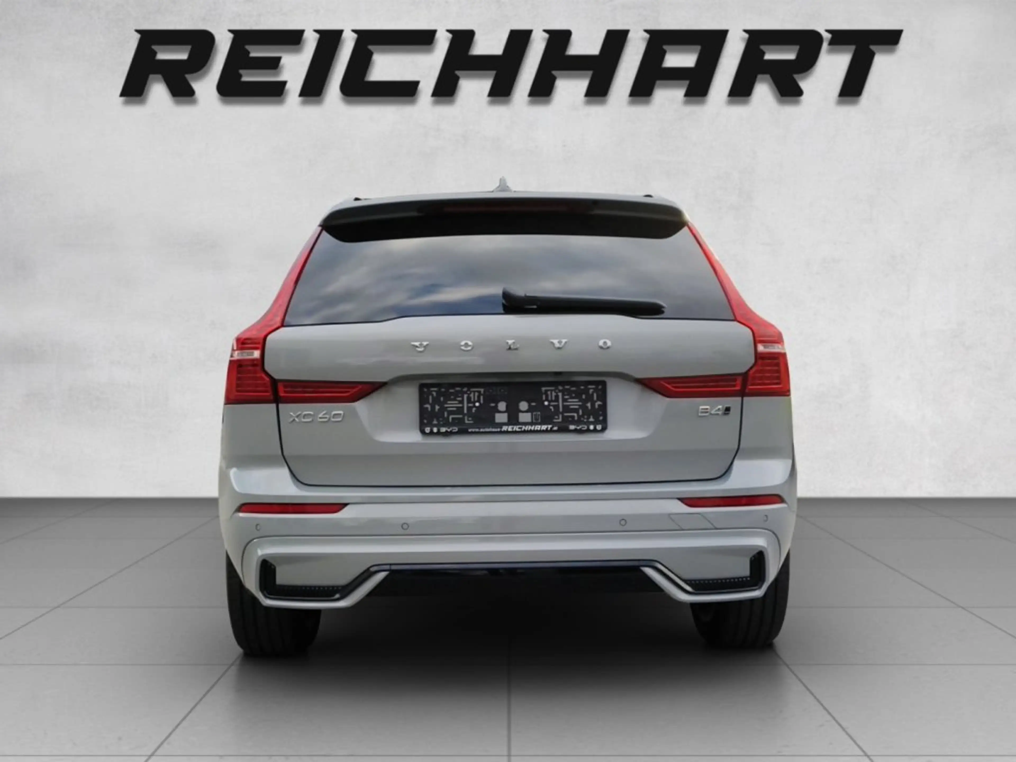 Volvo XC60 Plus, B4 AWD Mild Hybrid, Diesel, Dark — photo 5