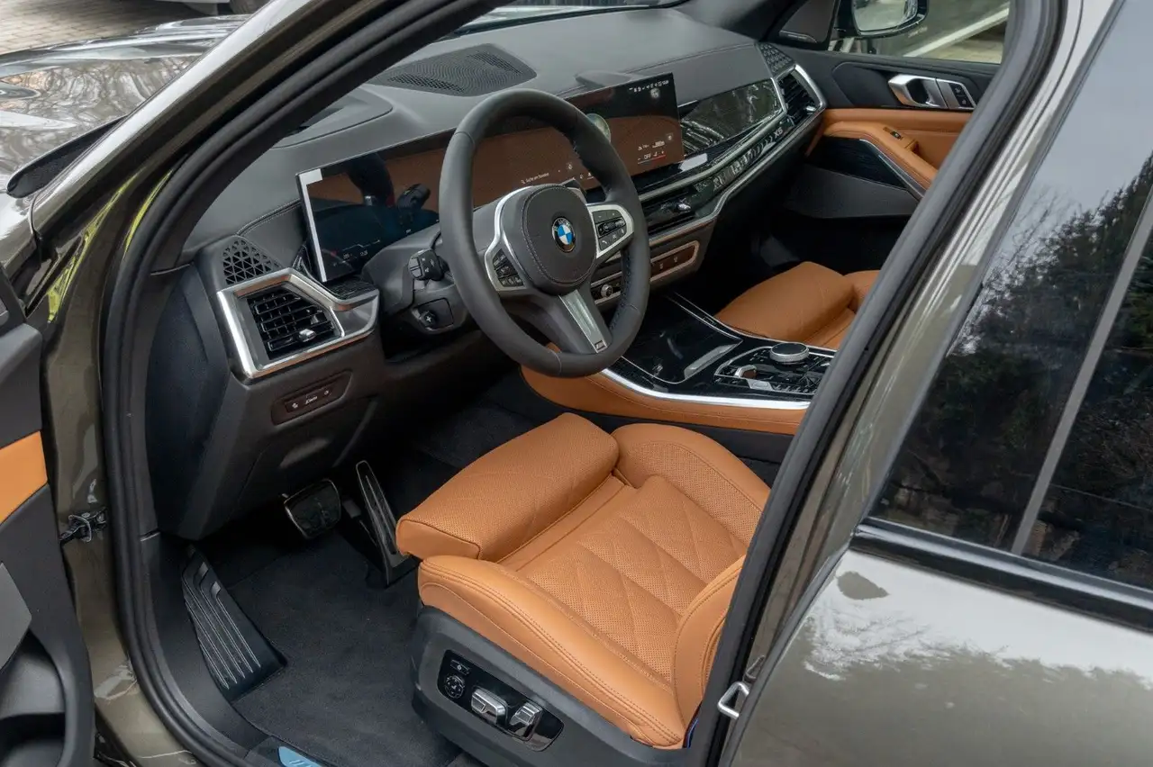 BMW X5 40d M SPORT.LUFTF.PANORAMA.DR.ASS.360.22".AHK 11
