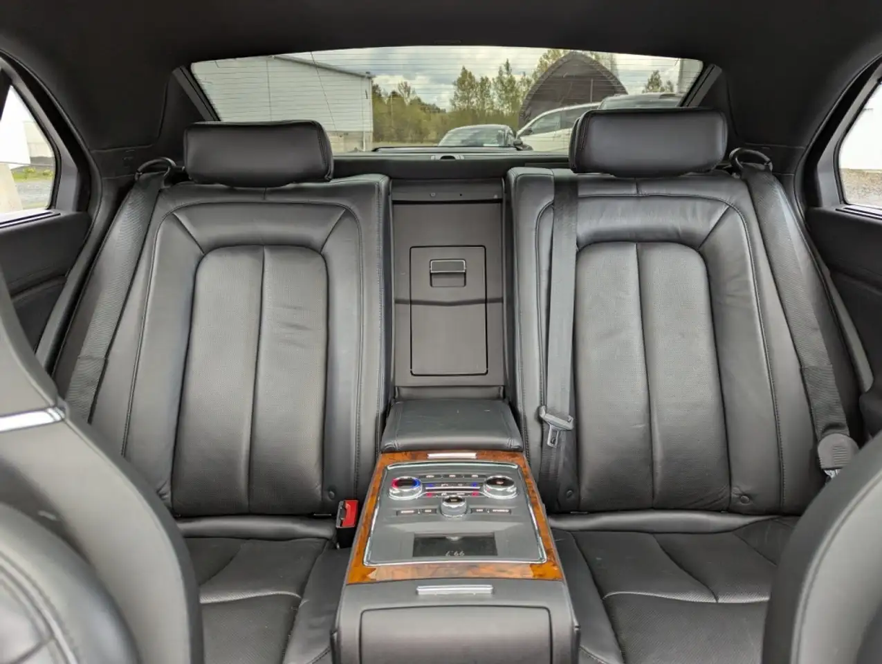 Lincoln Continental снимка Lincoln Continental