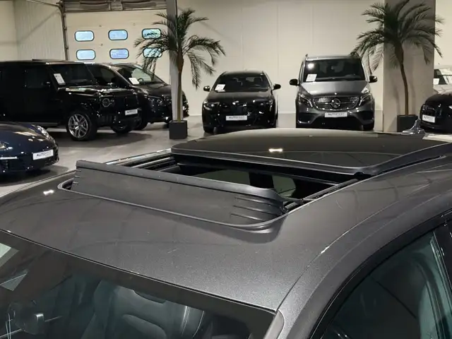 Audi E-Tron view 4