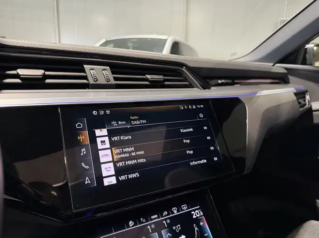 Audi E-Tron view 23
