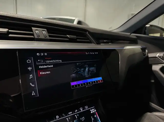 Audi E-Tron view 29