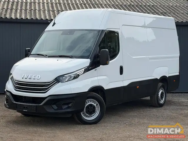 Iveco Daily 35S18 3.0 180pk - L2H2 - Automaat - Trekhaak - Cam