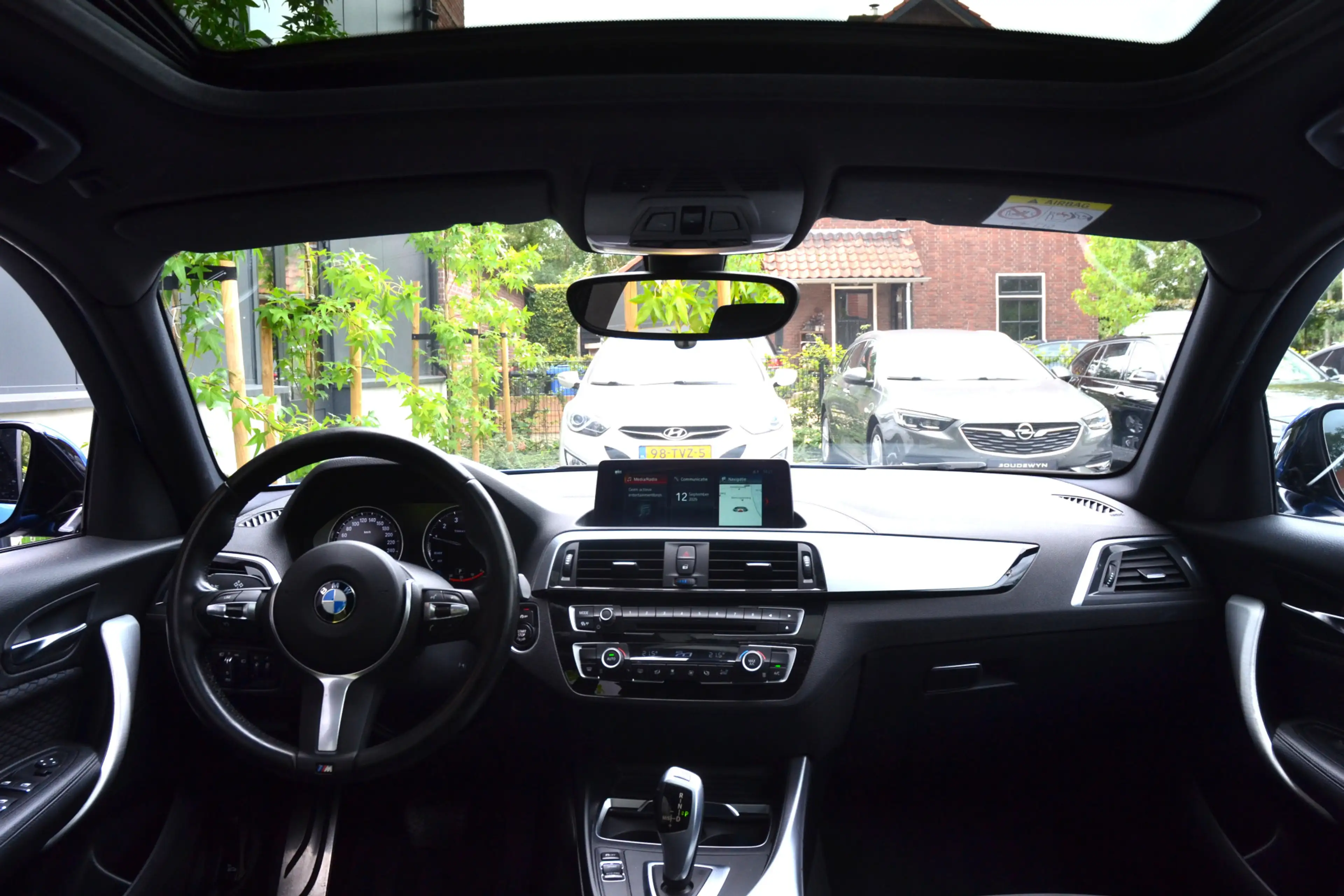 BMW 118 1-serie 118i Corporate Lease Executive M-Sport NAP — photo 11