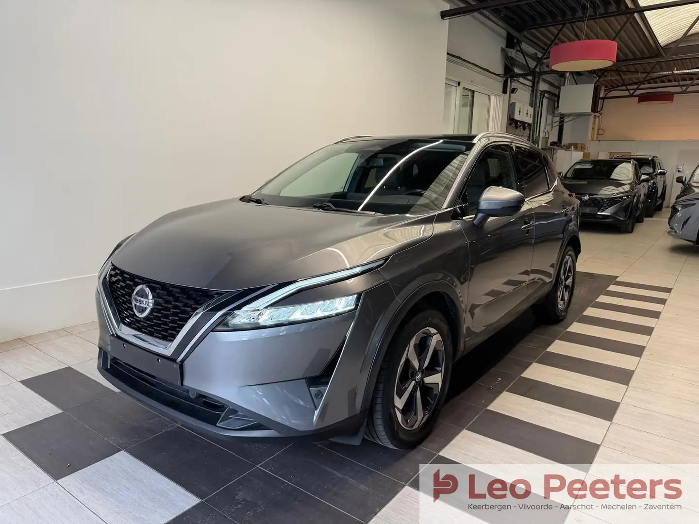 Nissan Qashqai Mild-Hybrid N-Connecta 158PK Benzine Manueel Grau - 1