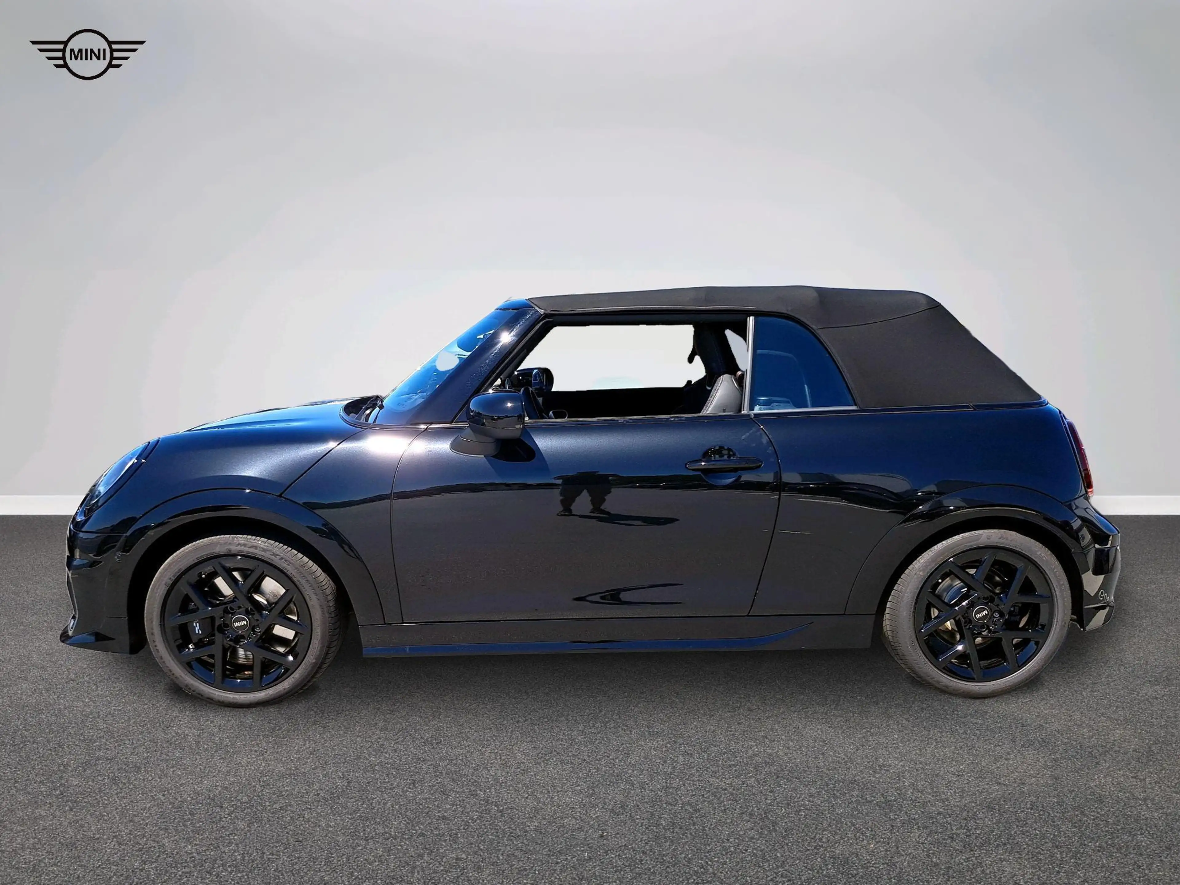 MINI Cooper S Cabrio John Cooper Works Trim — photo 3