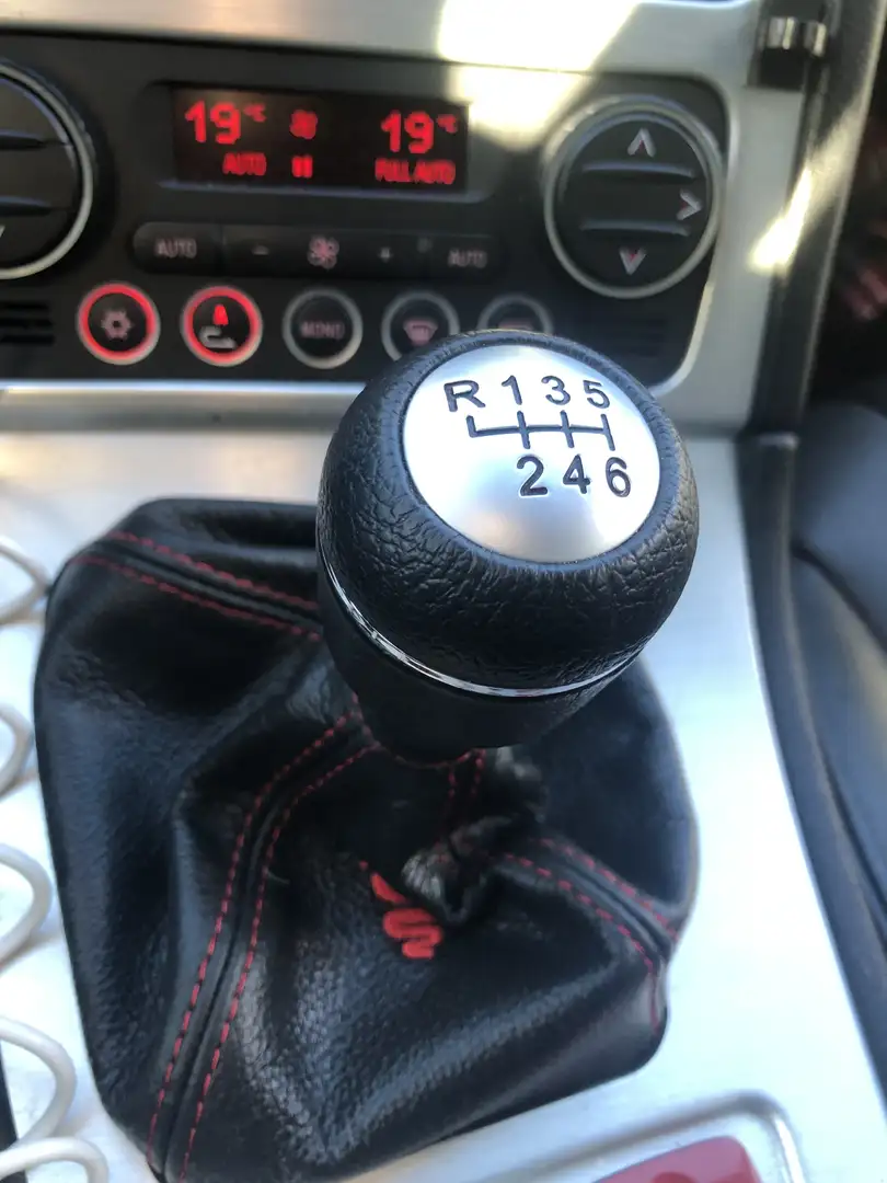 Alfa Romeo Spider 2.2 JTS - 2