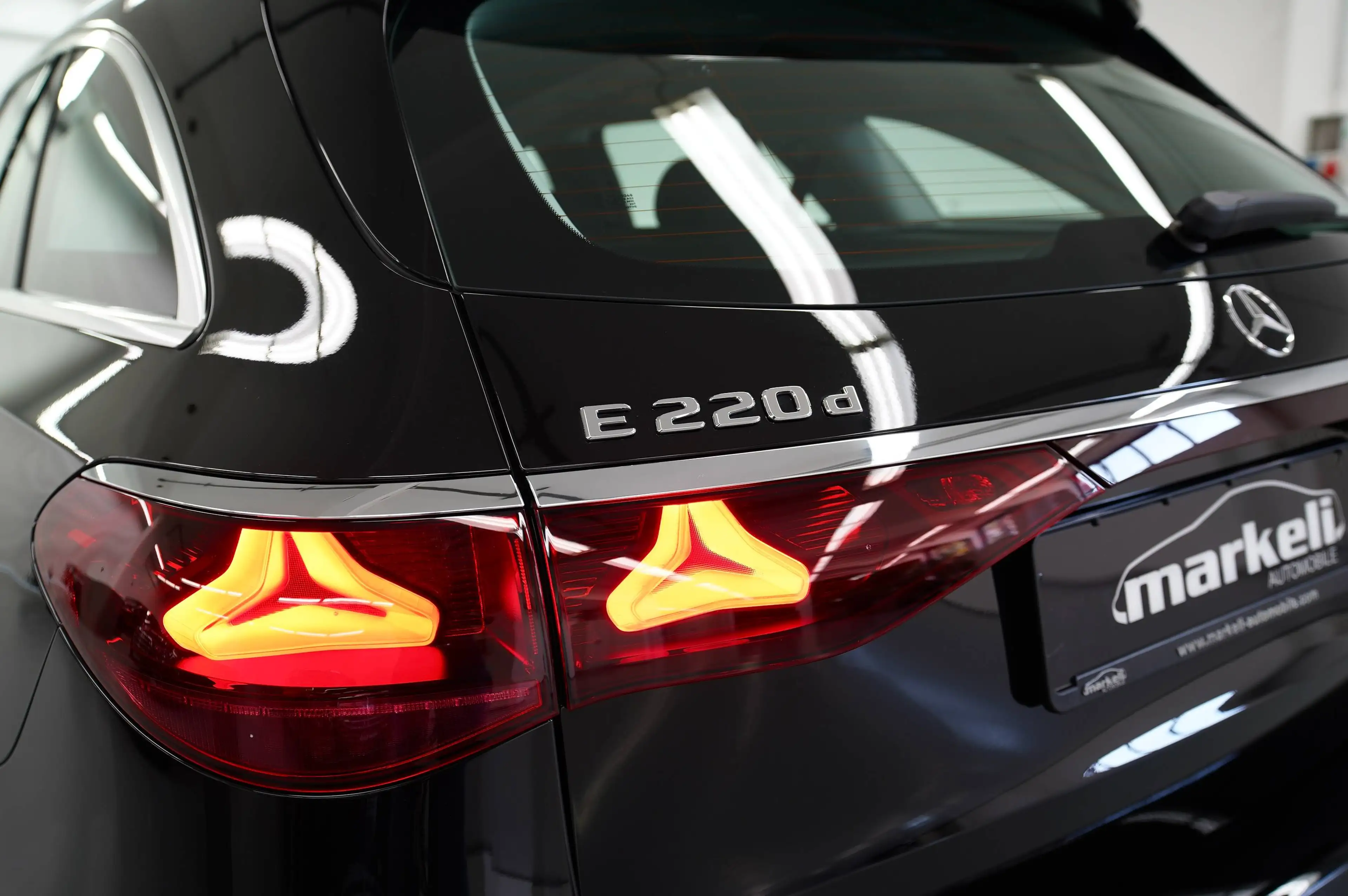 Mercedes-Benz E 220 E 220 d T ! MODELL 2026 ! PANORAMADACH / KEYLESS GO / DISTRONIC / WINTERPAKET — photo 11