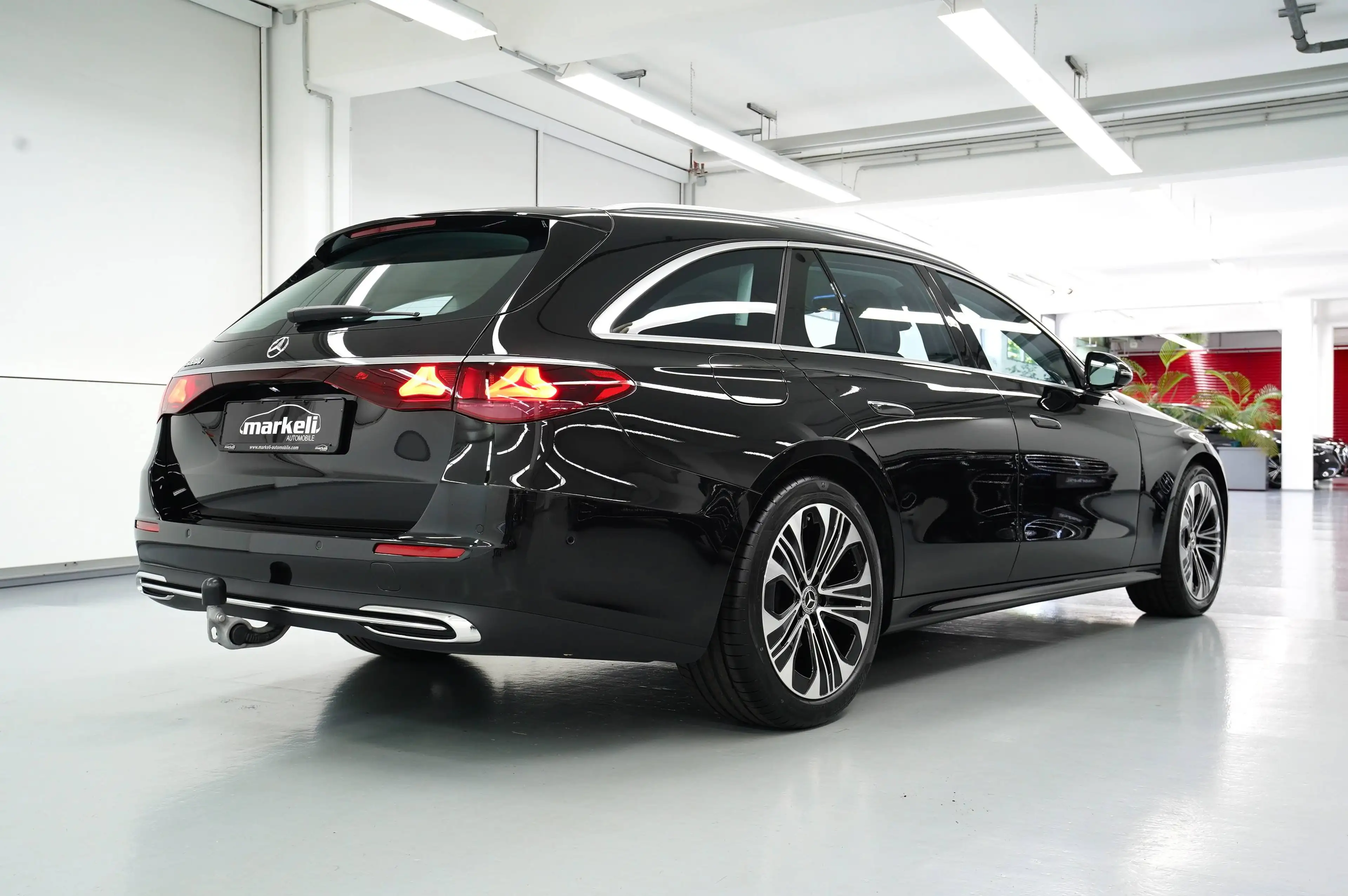 Mercedes-Benz E 220 E 220 d T ! MODELL 2026 ! PANORAMADACH / KEYLESS GO / DISTRONIC / WINTERPAKET — photo 6