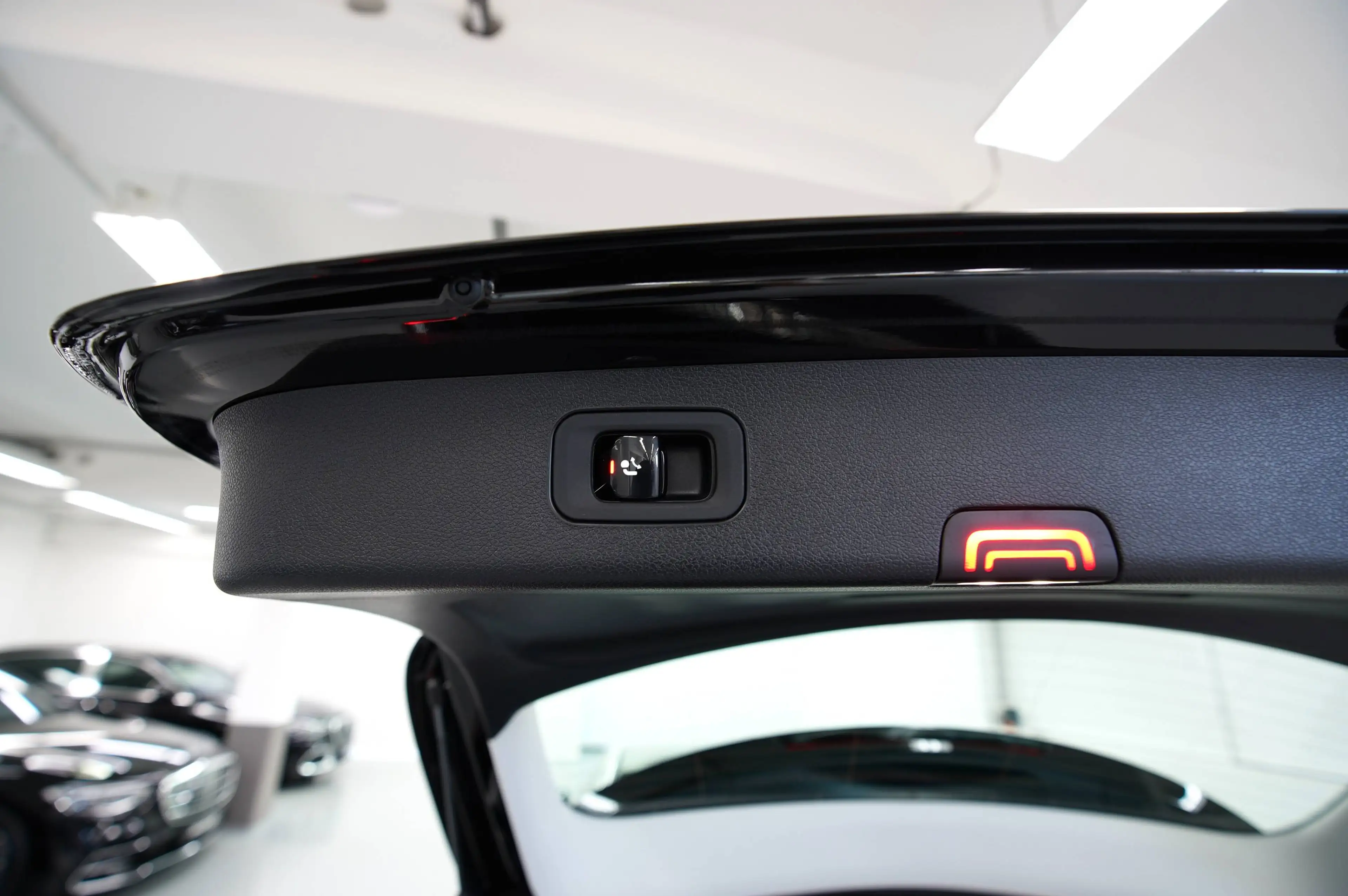 Mercedes-Benz E 220 E 220 d T ! MODELL 2026 ! PANORAMADACH / KEYLESS GO / DISTRONIC / WINTERPAKET — photo 5