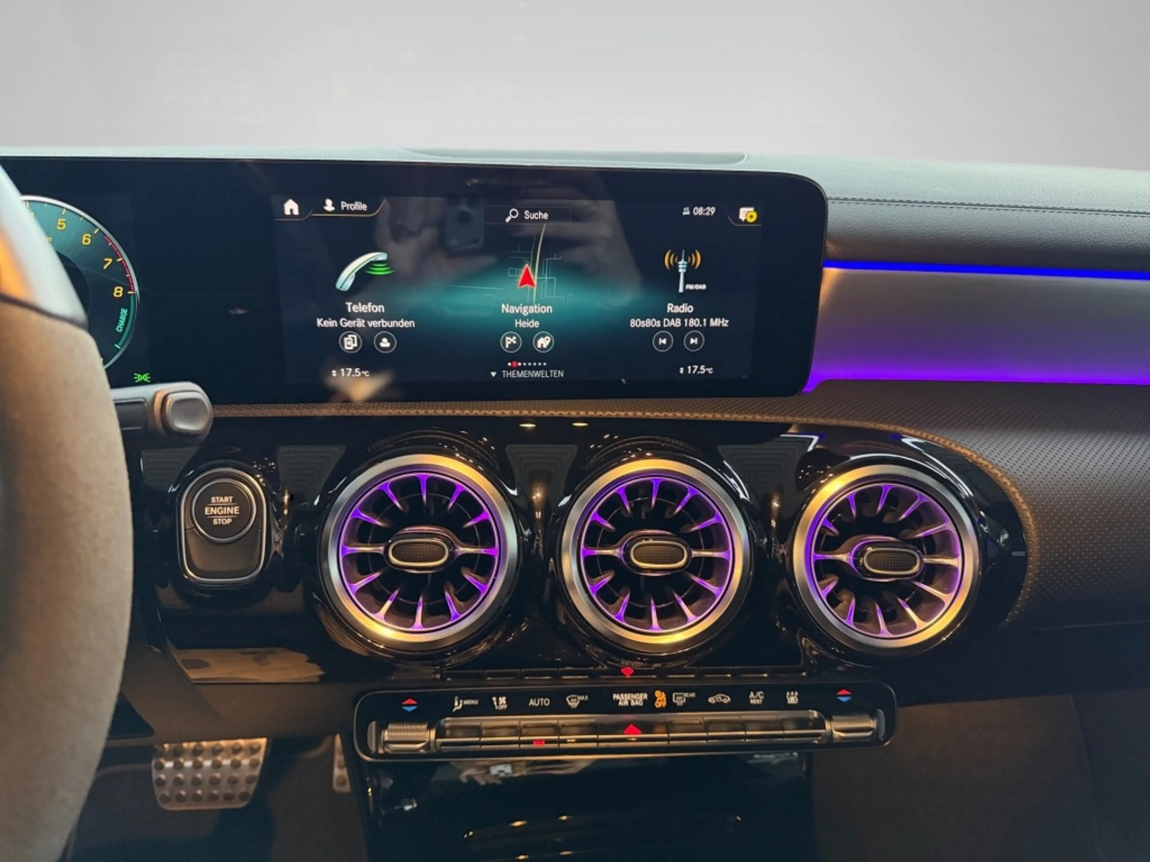 Mercedes-Benz A 250 e AMG NIGHT PANO MULTIBEAM 360° KAMERA — photo 8