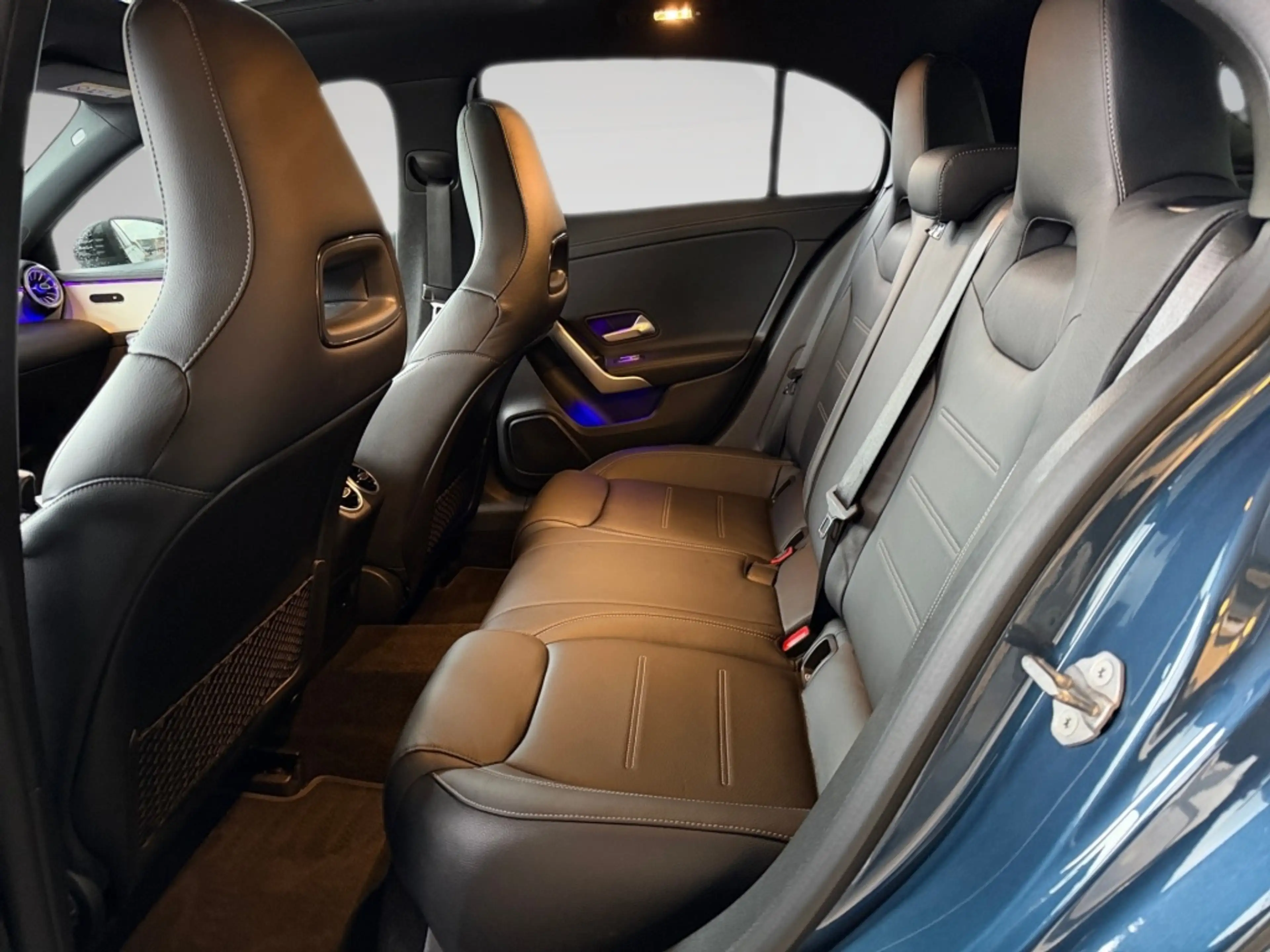 Mercedes-Benz A 250 e AMG NIGHT PANO MULTIBEAM 360° KAMERA — photo 10