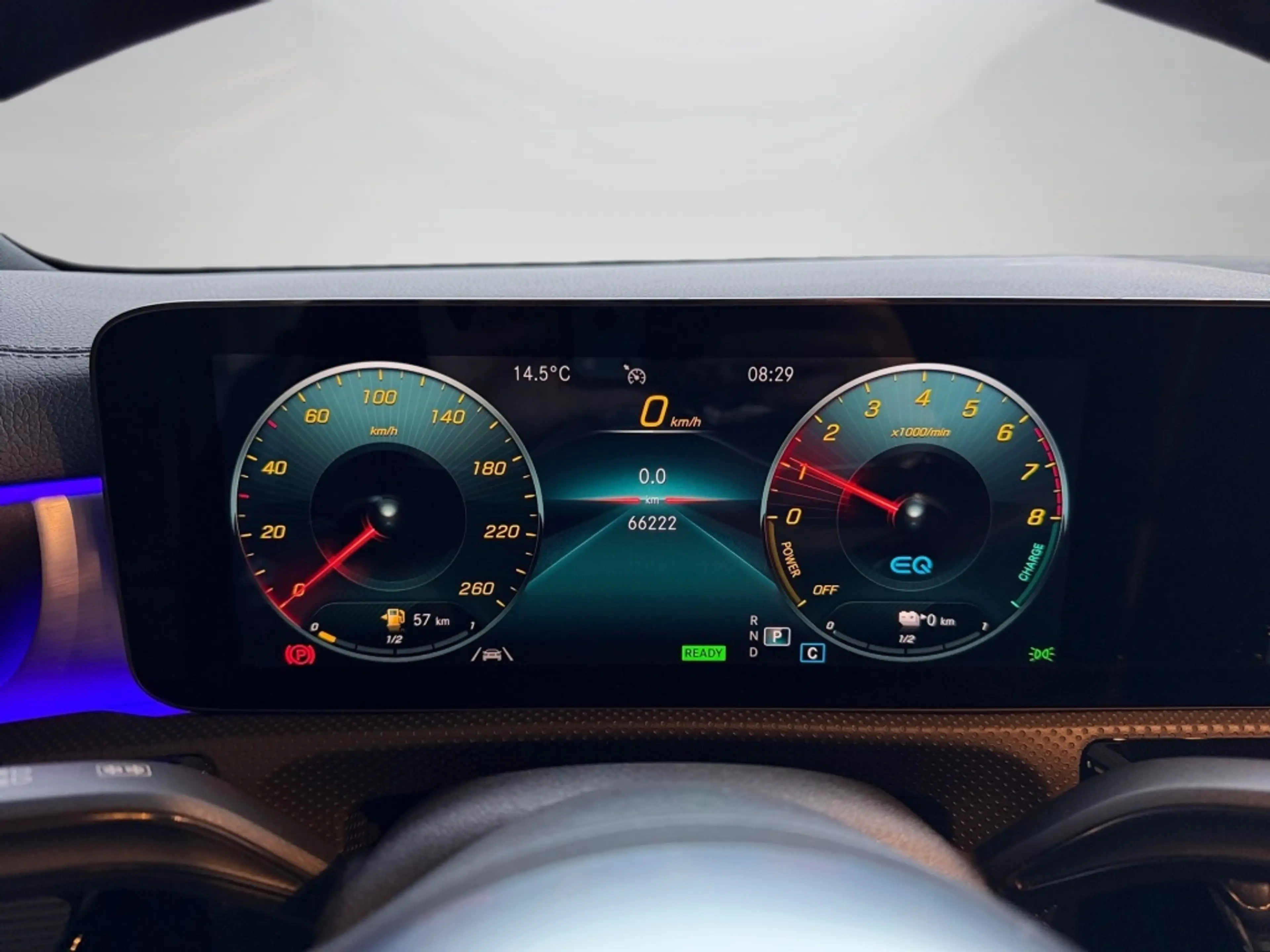 Mercedes-Benz A 250 e AMG NIGHT PANO MULTIBEAM 360° KAMERA — photo 7