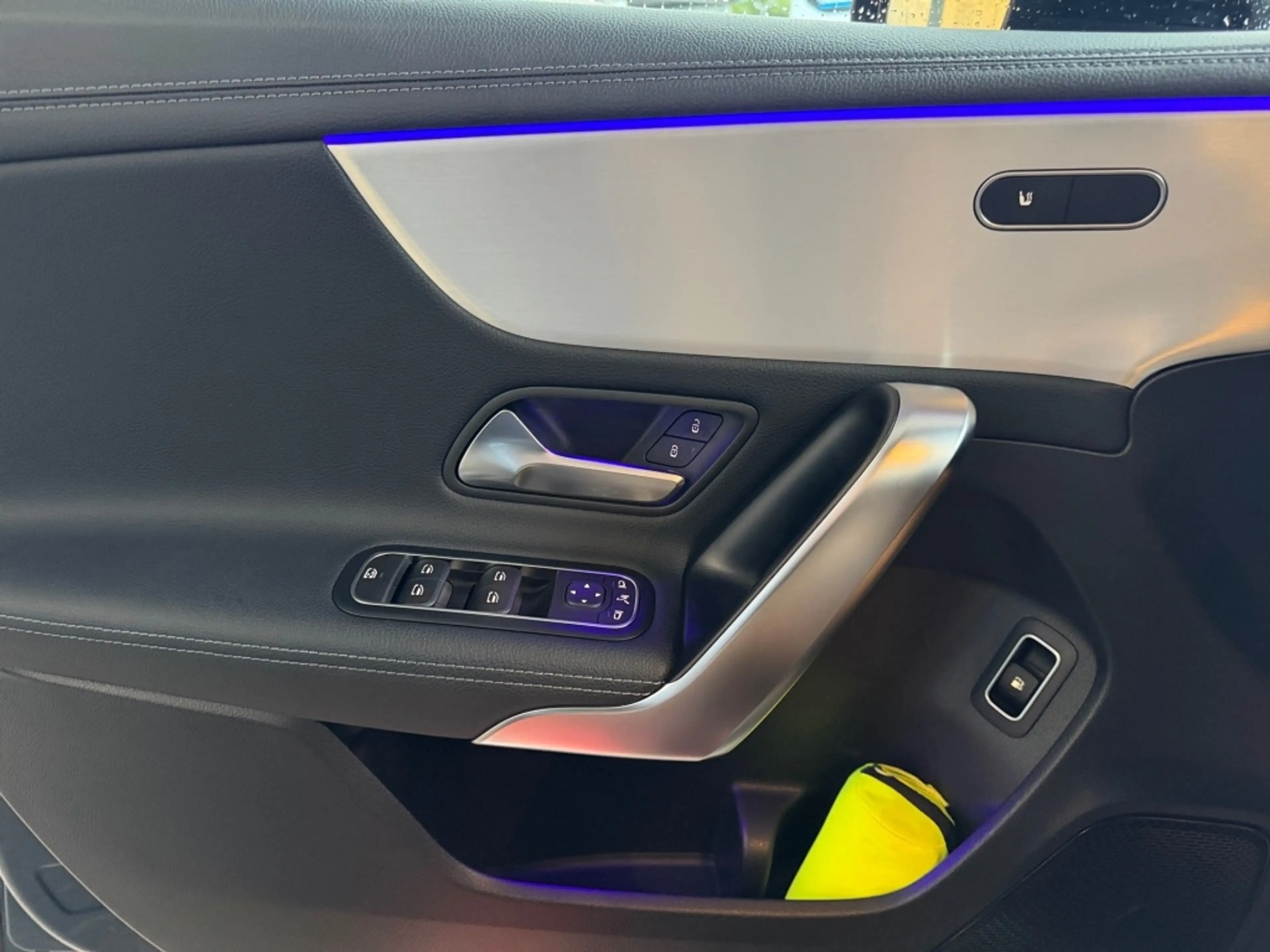Mercedes-Benz A 250 e AMG NIGHT PANO MULTIBEAM 360° KAMERA — photo 9