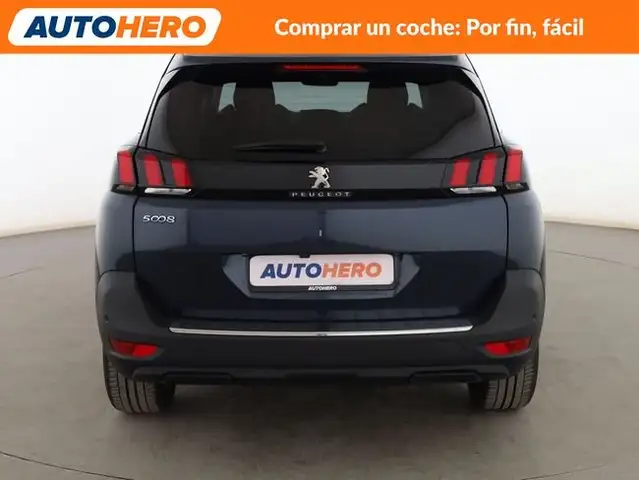 Peugeot 5008 view 5