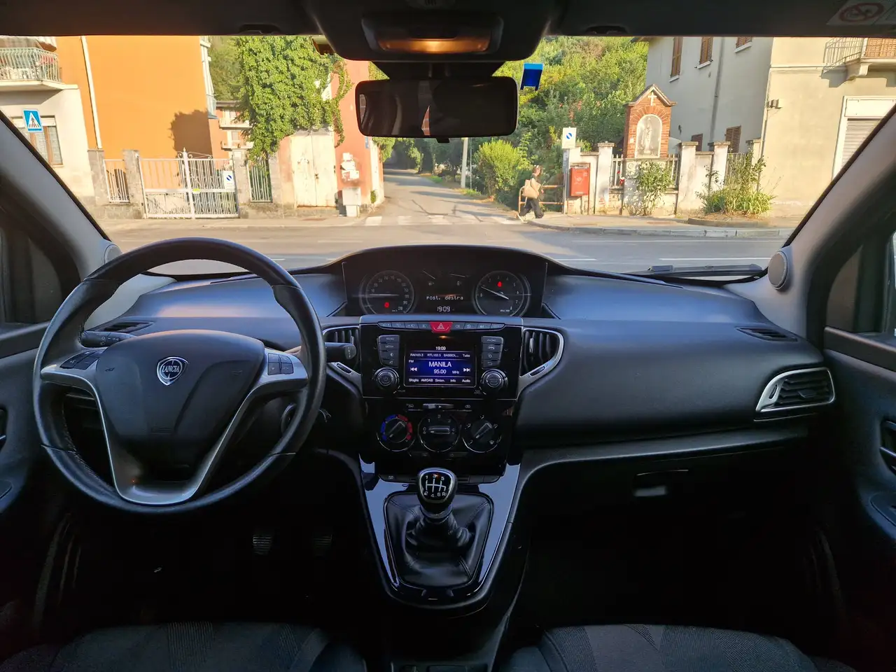 Lancia Ypsilon 2021 — фото 9