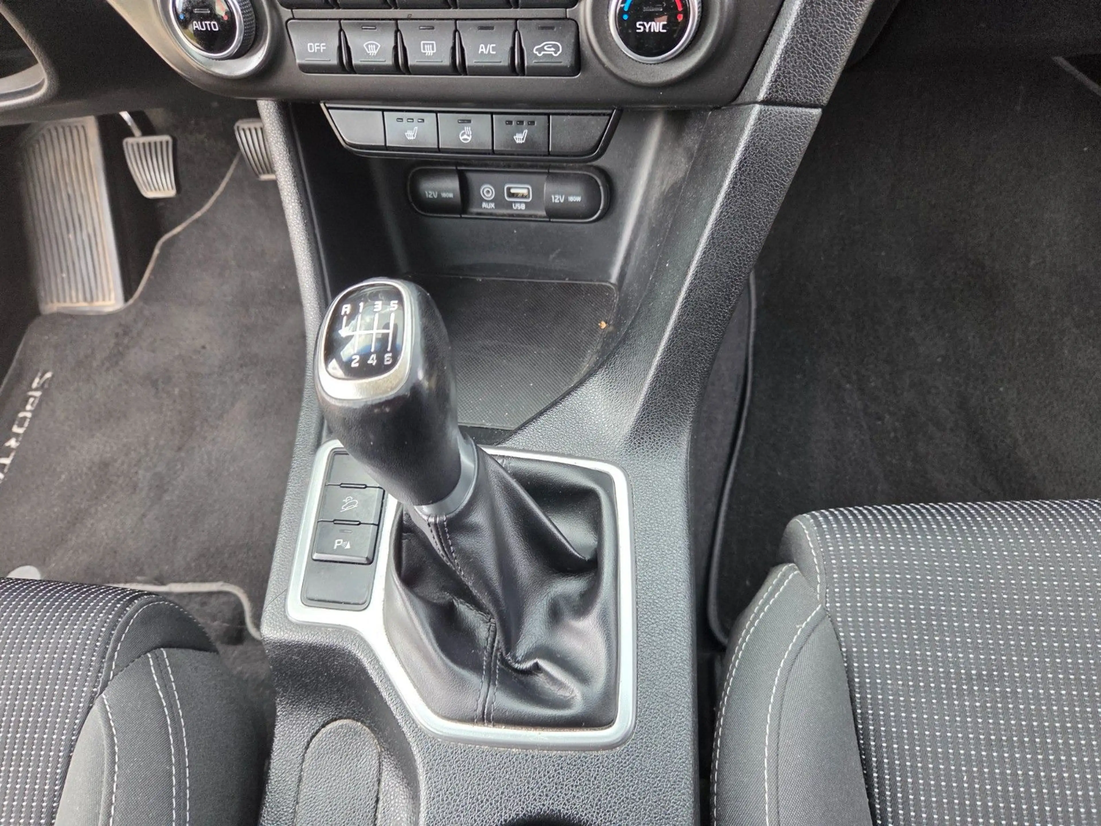 Kia Sportage 1.7 CRDi 2WD Spirit — photo 8