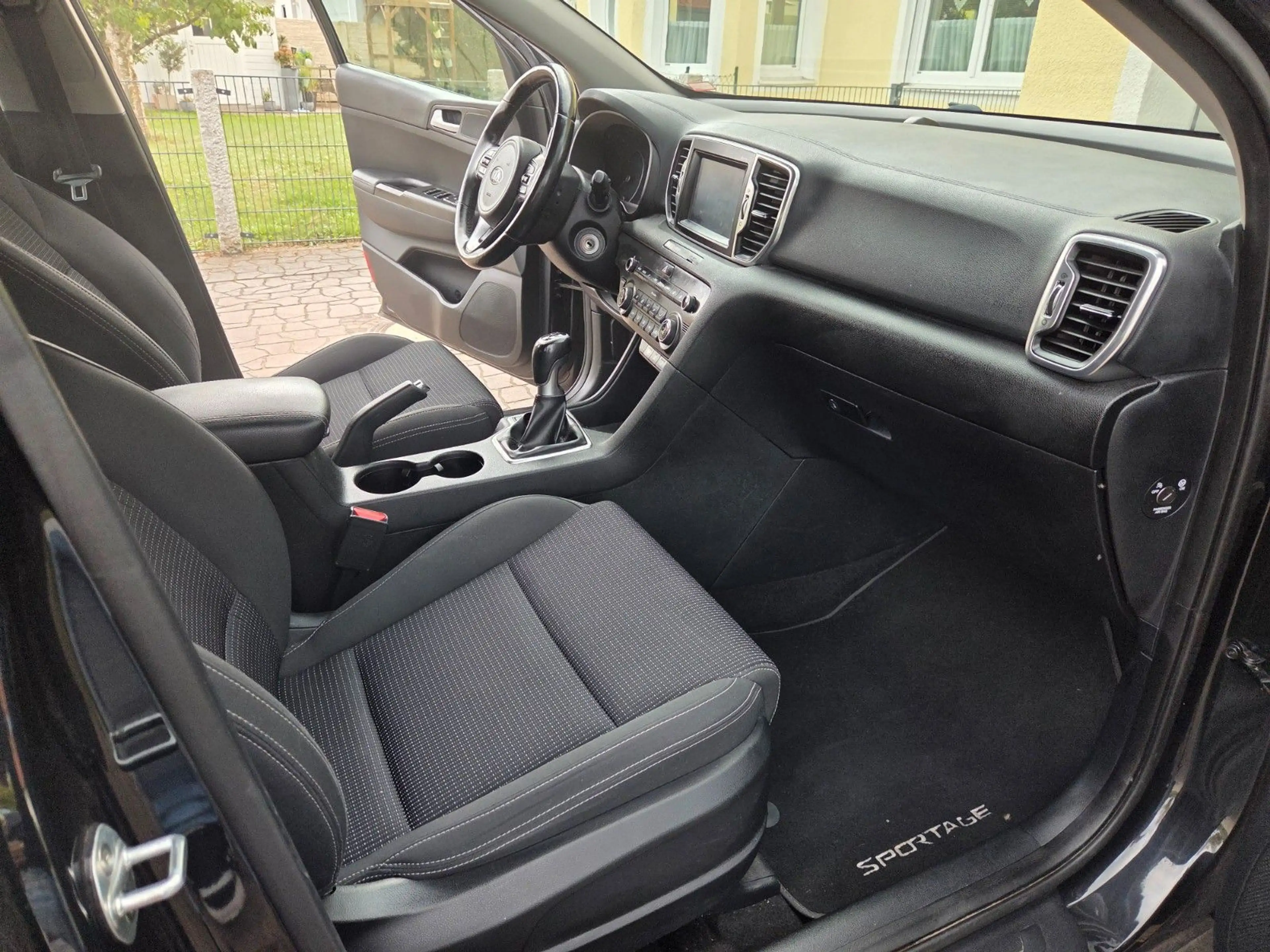 Kia Sportage 1.7 CRDi 2WD Spirit — photo 9