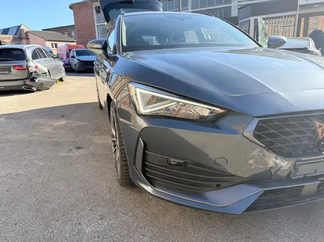 CUPRA Leon Sportstourer VZ 2.0 180KW 245PS 1. Hand Automatik Frontkamera Sportsitze Navi Tempomat Leder Ambiente-Beleuchtung