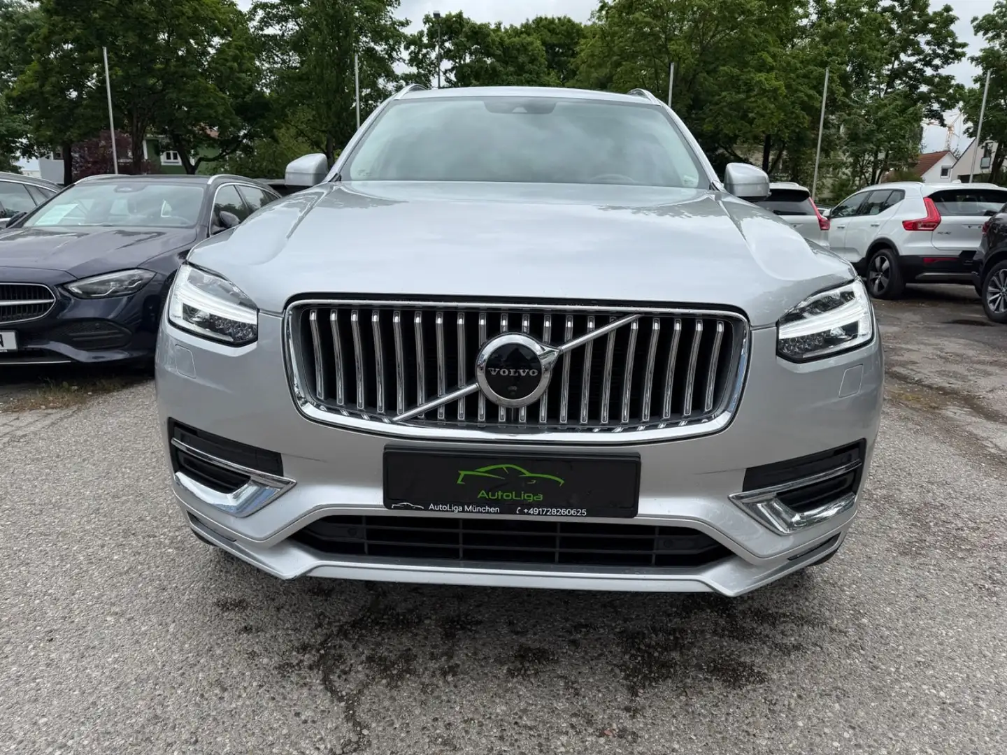 Volvo XC90 B5 D AWD  Inscription  7 Sitze Plateado - 2
