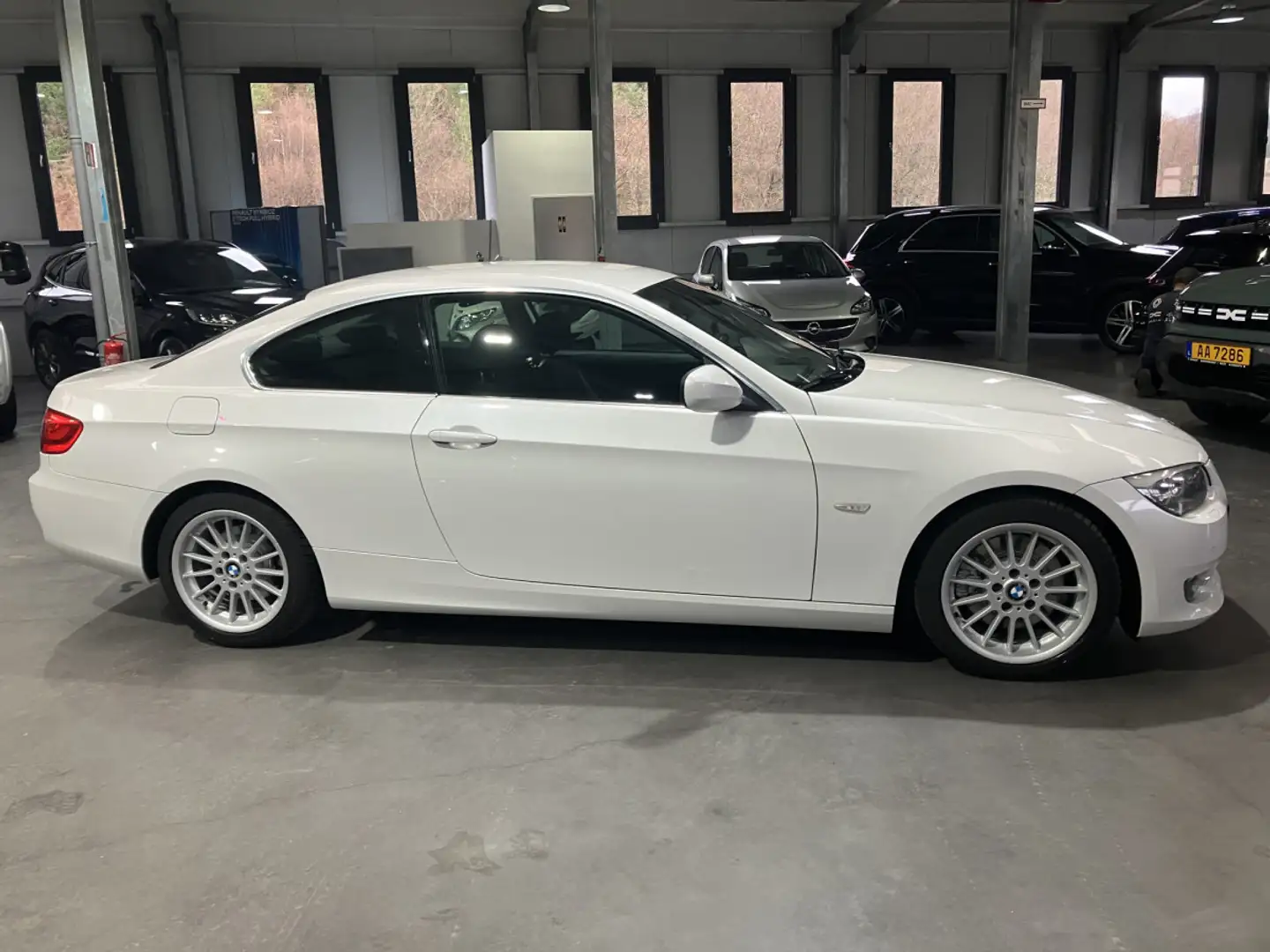 BMW 325 i Coupé 3.0 Auto 217HP Bianco - 2