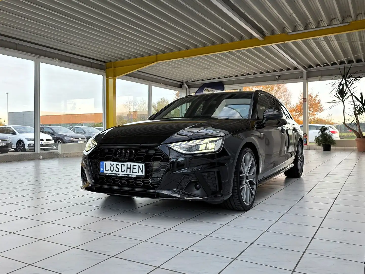 Audi A4 Avant 40 TFSI S Line Optik Schwarz B&O Pano Schwarz - 2