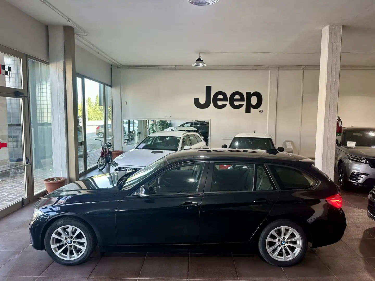 BMW 320 320d Touring Sport auto Nero - 2