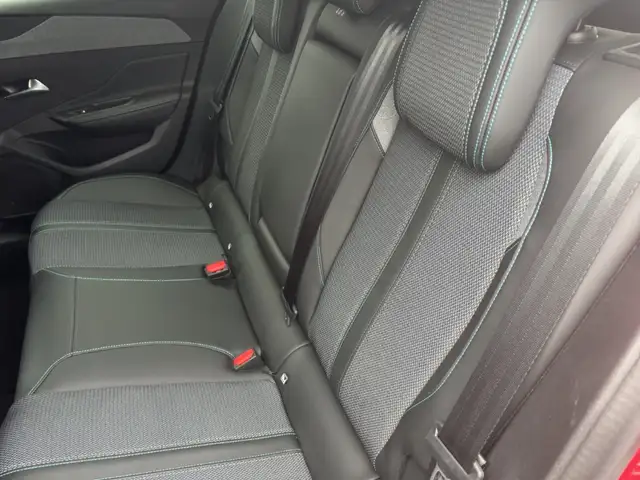 Peugeot 308 view 8