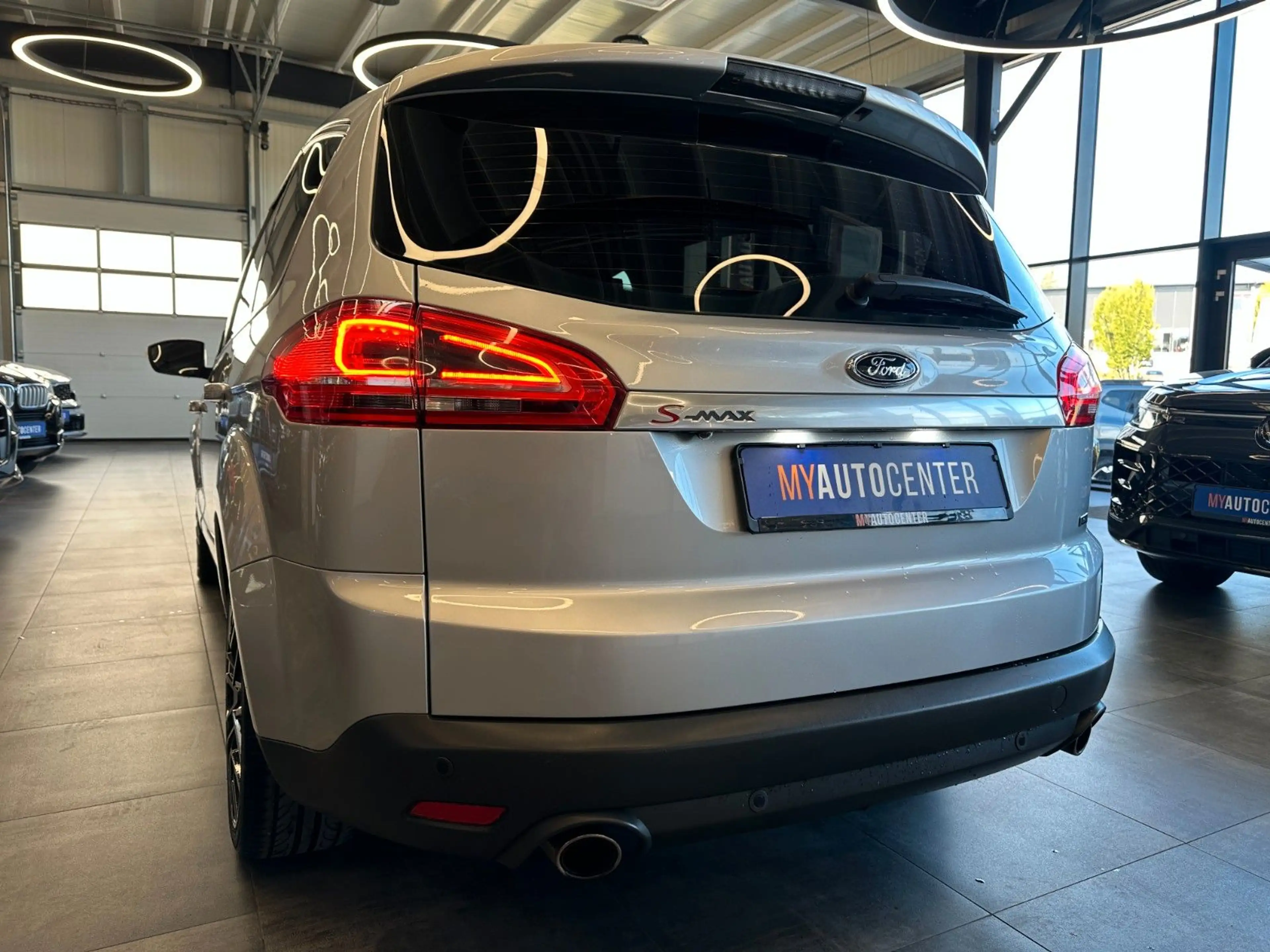 Ford S-Max *KEYLESS*MEMORY*SZHZ/BELÜFTUNG*CAM*ACC*NAV* — photo 5