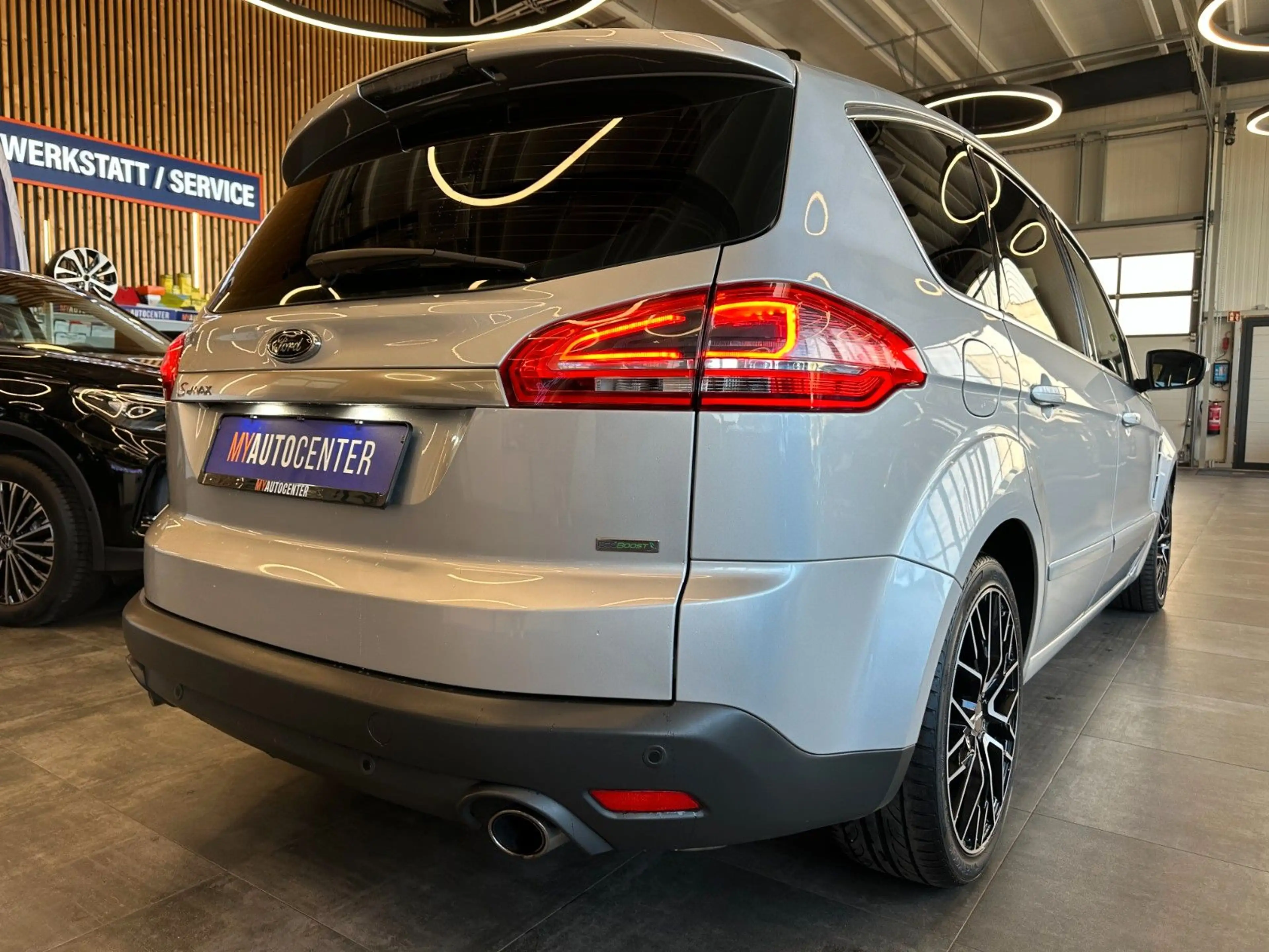 Ford S-Max *KEYLESS*MEMORY*SZHZ/BELÜFTUNG*CAM*ACC*NAV* — photo 2