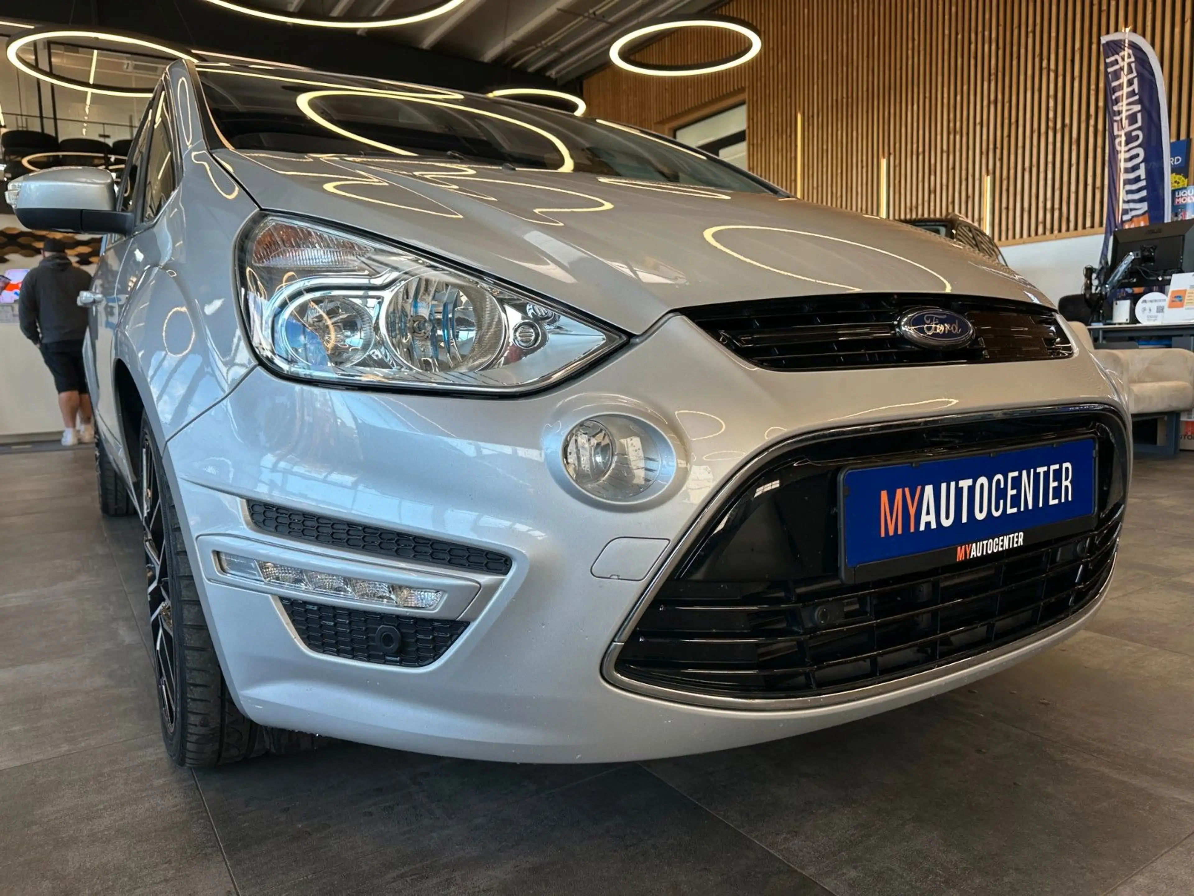 Ford S-Max *KEYLESS*MEMORY*SZHZ/BELÜFTUNG*CAM*ACC*NAV* — photo 3