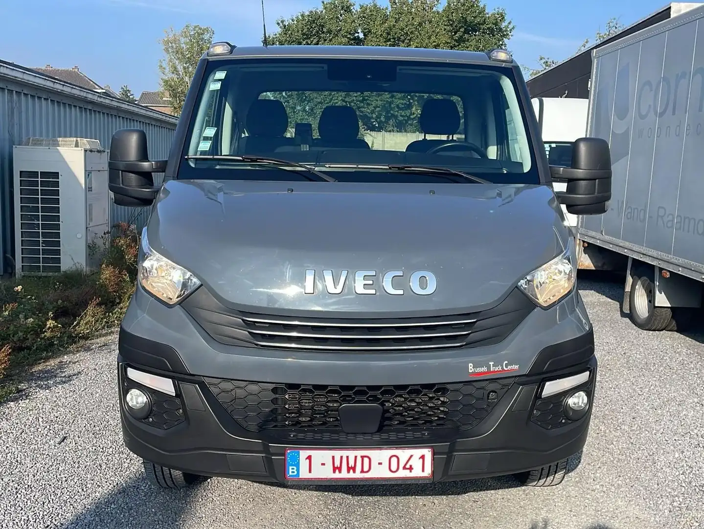 Iveco Daily 50C35 3.0 Turbo VGT Hi-Matic Gris - 2