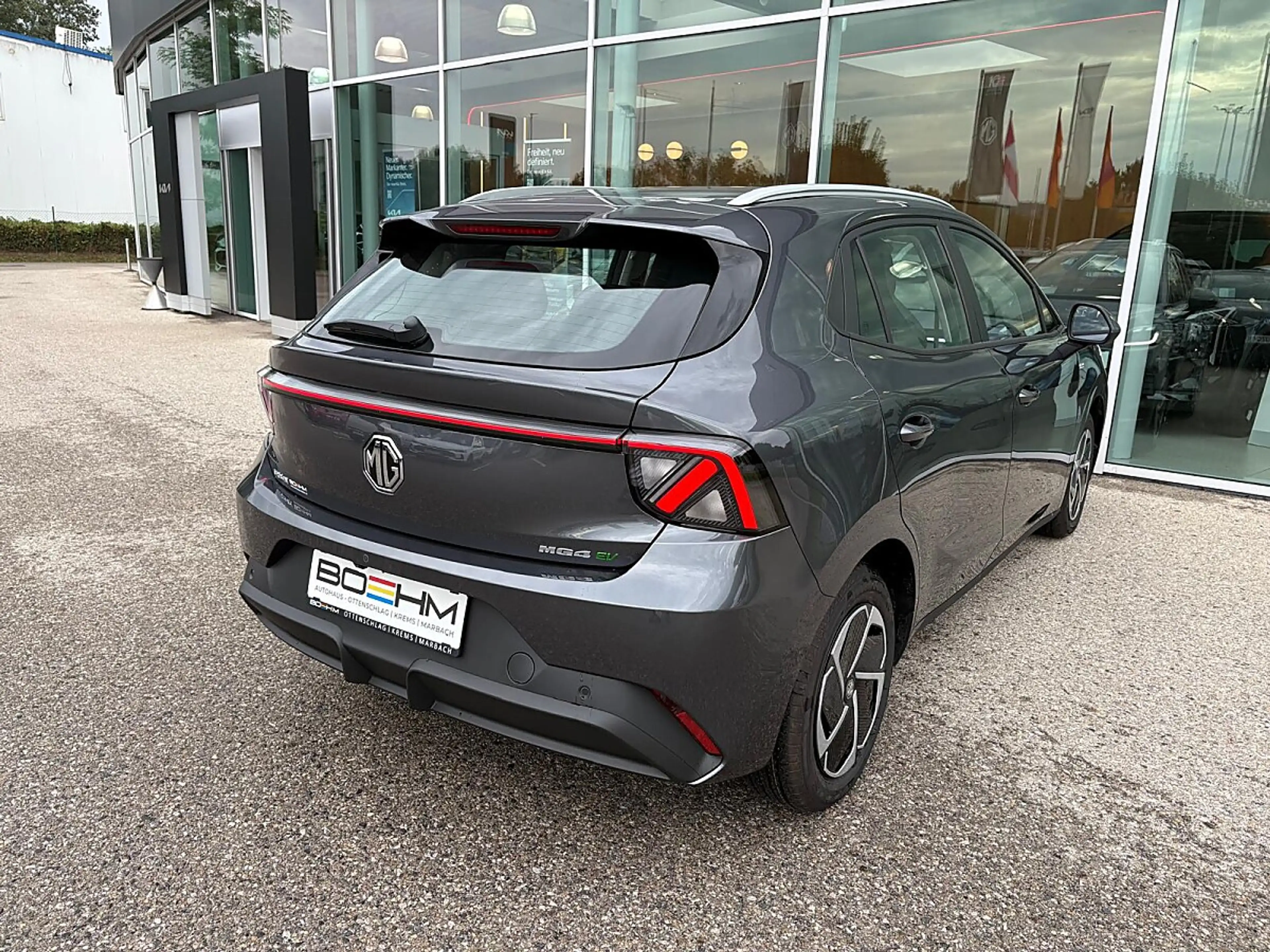 MG MG4 EV Urban 43 kWh Comfort Standard Range — photo 4
