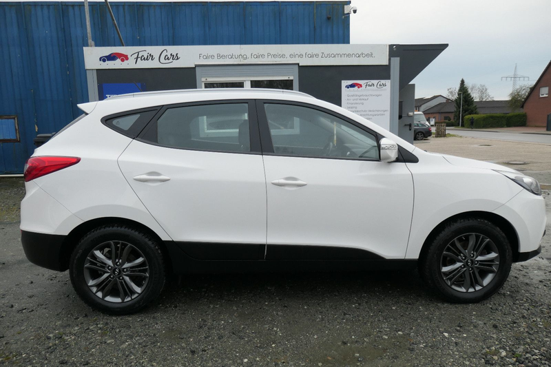 Hyundai iX35 FIFA World Cup Edition 2WD*AHK 1200Kg*1 Han — photo 2