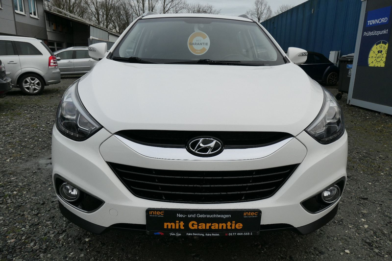 Hyundai iX35 FIFA World Cup Edition 2WD*AHK 1200Kg*1 Han — photo 8