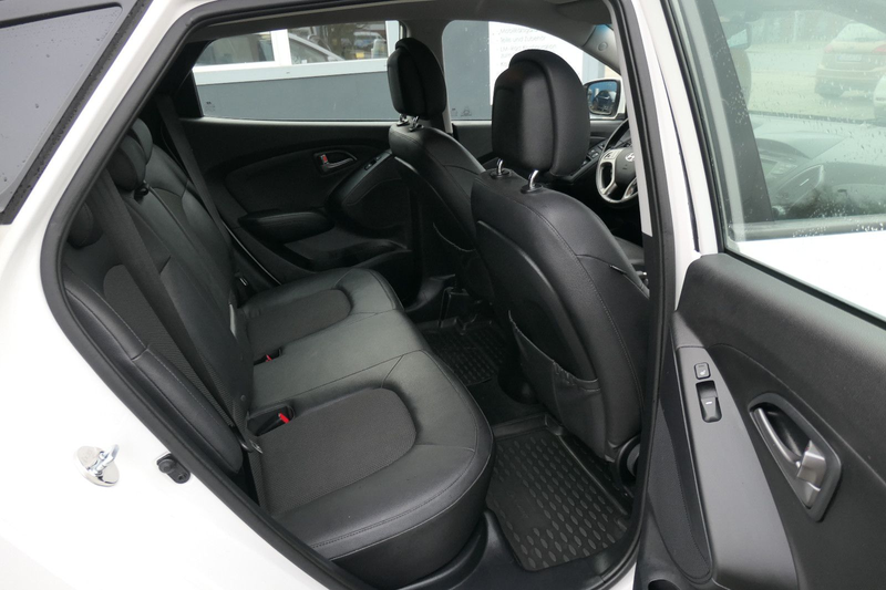 Hyundai iX35 FIFA World Cup Edition 2WD*AHK 1200Kg*1 Han — photo 14