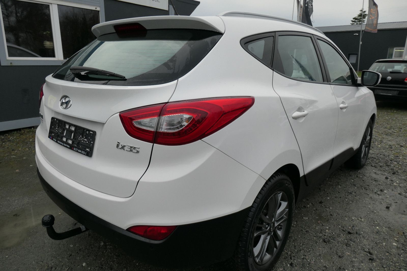 Hyundai iX35 FIFA World Cup Edition 2WD*AHK 1200Kg*1 Han — photo 3