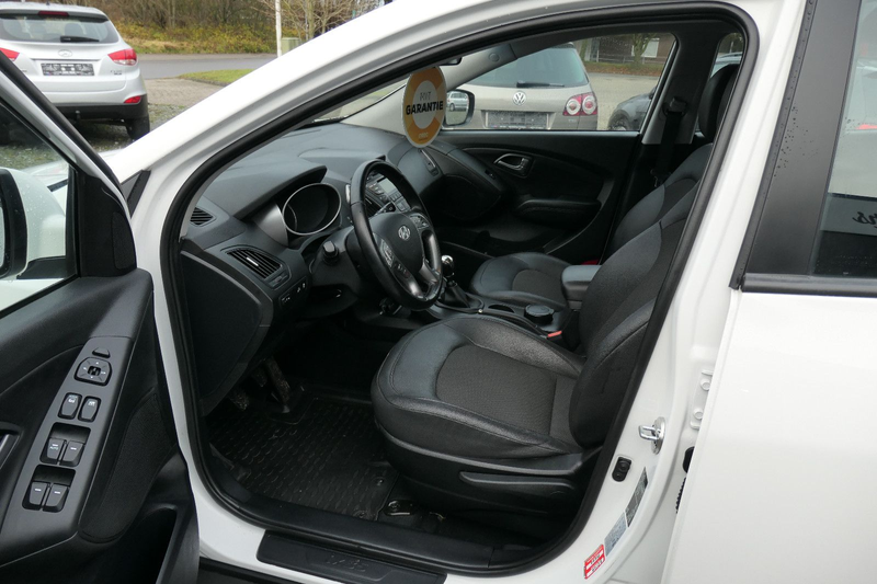 Hyundai iX35 FIFA World Cup Edition 2WD*AHK 1200Kg*1 Han — photo 10